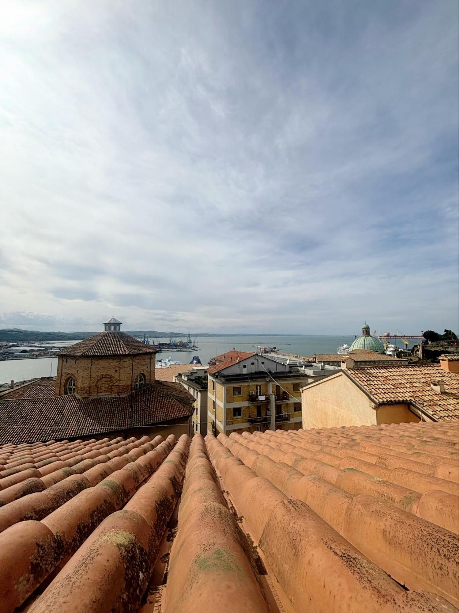 Domus Mirabilis Homestay Ancona Exterior photo